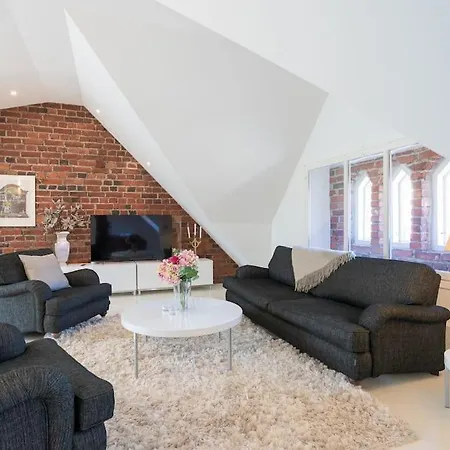 Apartment Stunning Huvilakatu Penthouse Helsinki