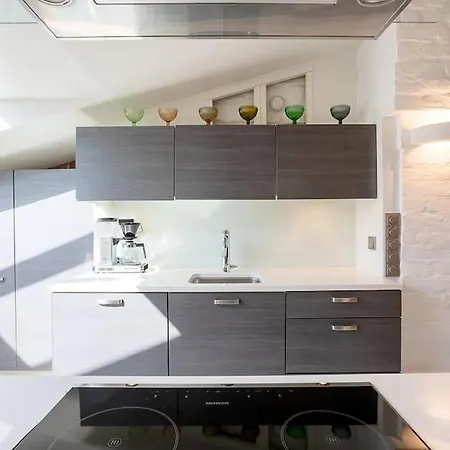 Stunning Huvilakatu Penthouse *