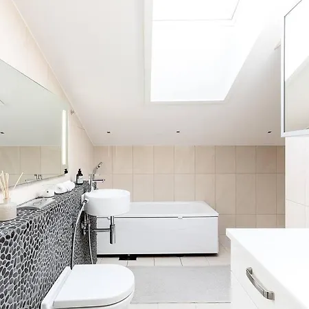 شقة Stunning Huvilakatu Penthouse *