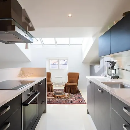 Stunning Huvilakatu Penthouse هلسنكي