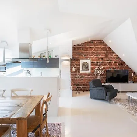 Stunning Huvilakatu Penthouse شقة *